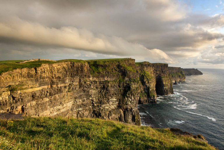 Explore the Cliffs of Moher: our full guide